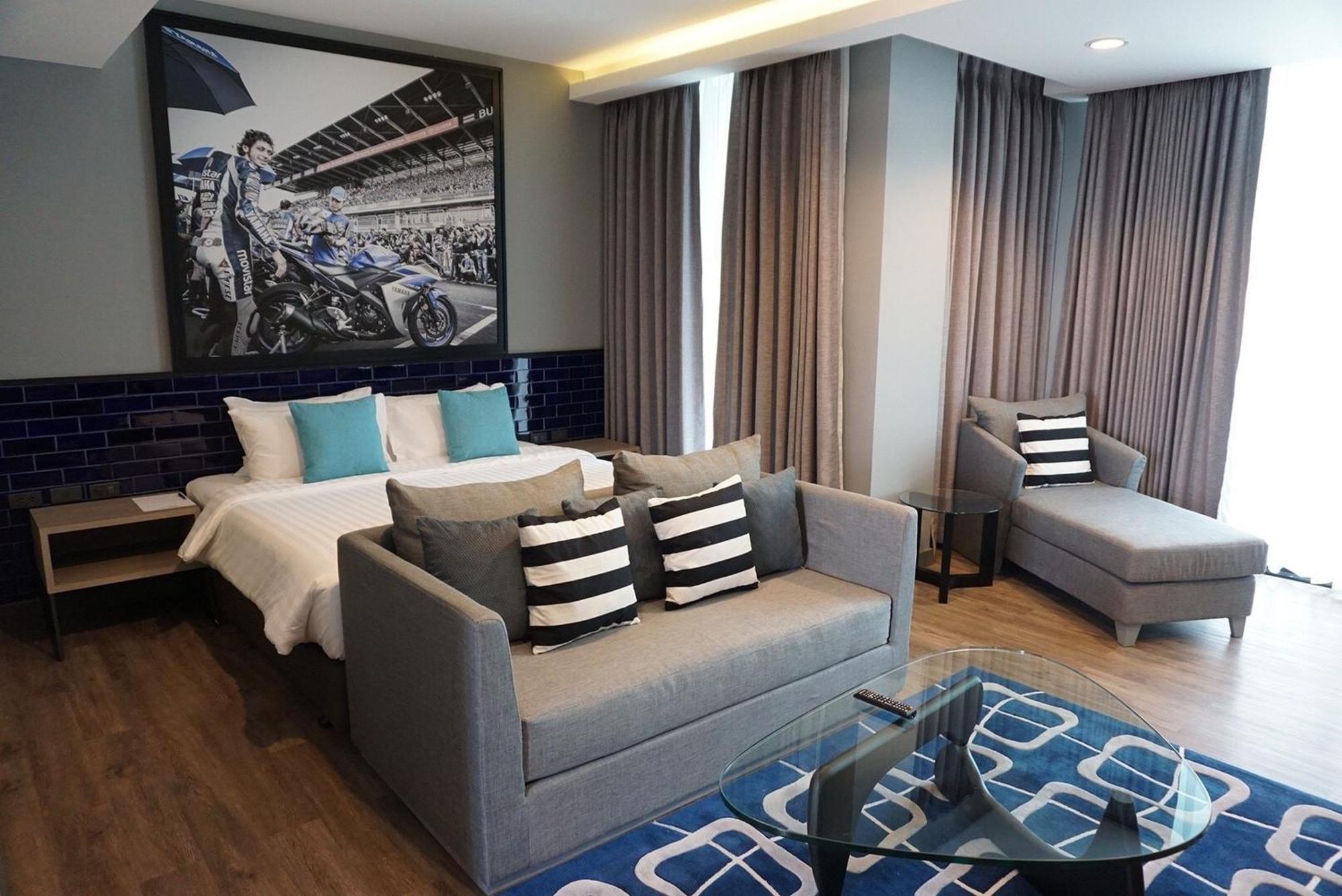 The Crystal Hotel Buriram - Formerly X2 Vibe Buriram Habitación foto